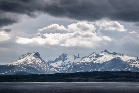 Solstreif over Børvasstindan