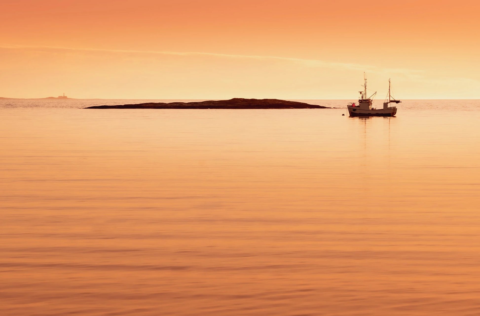 Sjark i solnedgang