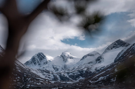 Omringet av fjell