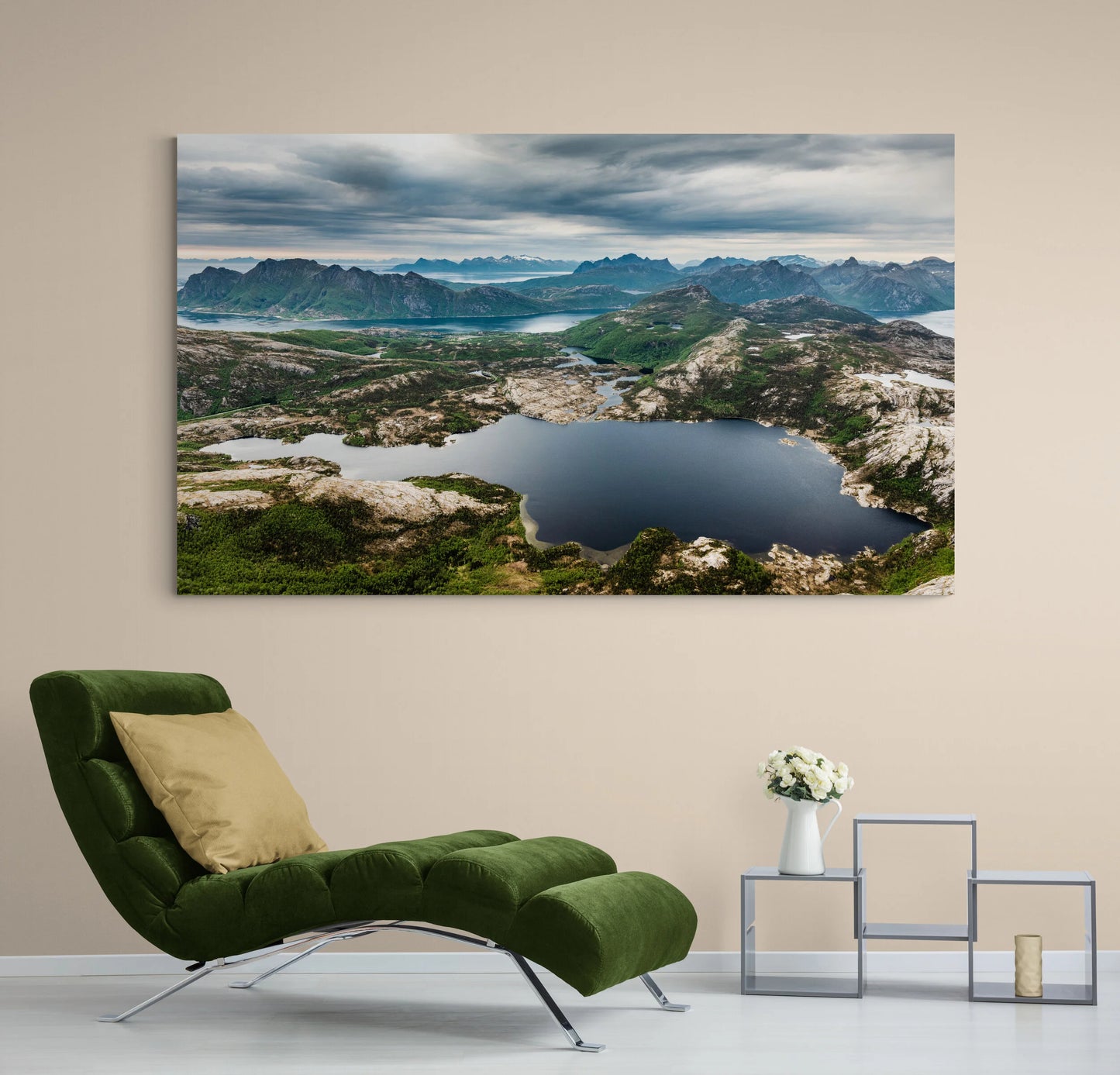 Mellom høyfjell og fjord