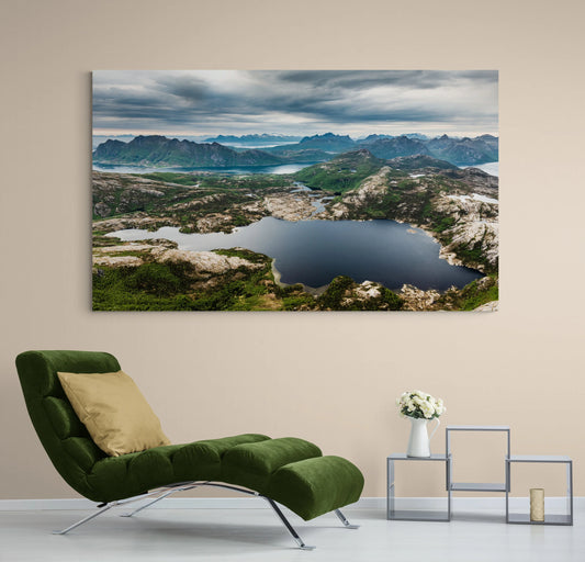 Mellom høyfjell og fjord